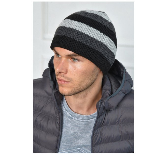 Шапка мужская на флисе в черно-серую полоску 163757L