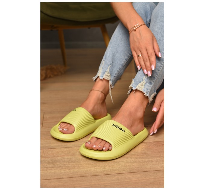 Шльопанці піна жіночі салатового кольору 174806L