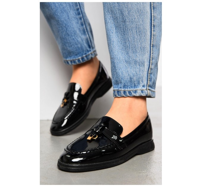 Туфли-лоферы женские черного цвета 178779L