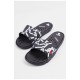Шльопанці чоловічі чорного кольору з геометричним візерунком 179499L