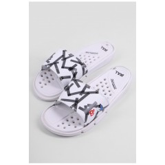 Шльопанці чоловічі білого кольору з геометричним візерунком 179501L