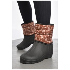 Дутики женские на меху коричневого цвета со снежинками 185429L Дутики женские на меху коричневого цвета со снежинками 185429L