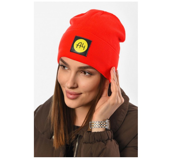 Женская шапка зимняя на флисе однотонная красного цвета 193190L