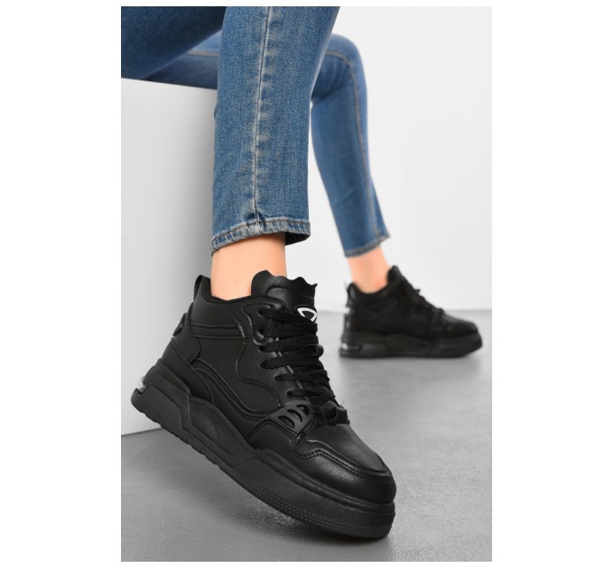 Кросівки жіночі зимові чорного кольору на шнурівці 193844L