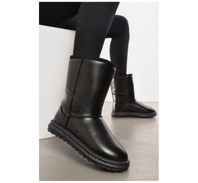 Уггі жіночі на хутрі чорного кольору 193944L