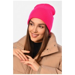 Шапка женская зимняя однотонная малинового цвета 194134L