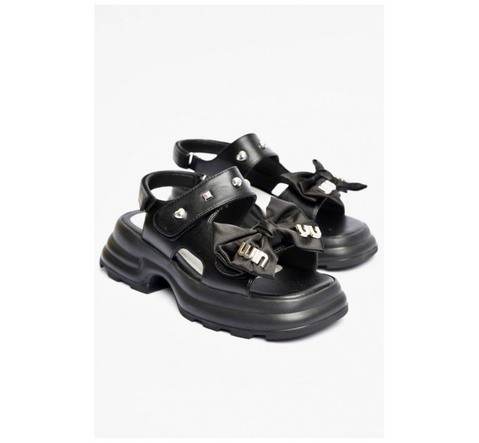 Босоножки женские черного цвета на лепучках 201123L