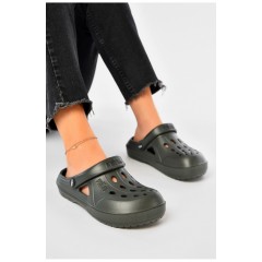 Крокси жіночі темно-зеленого кольору 203626L