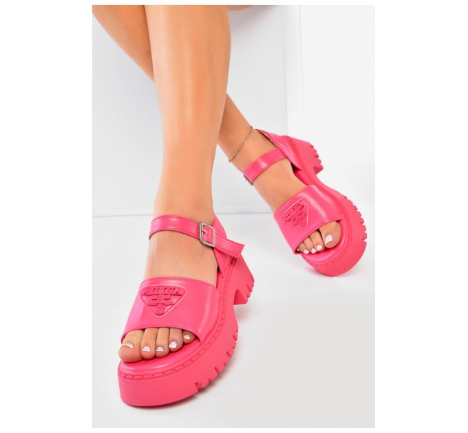 Босоніжки жіночі малинового кольору 203657L