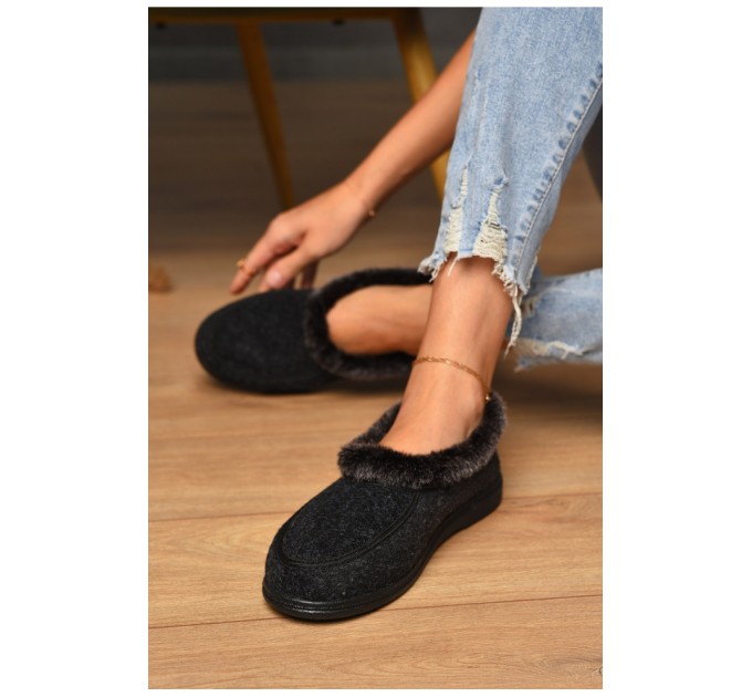 Тапочки женские на меху черного цвета 205621L