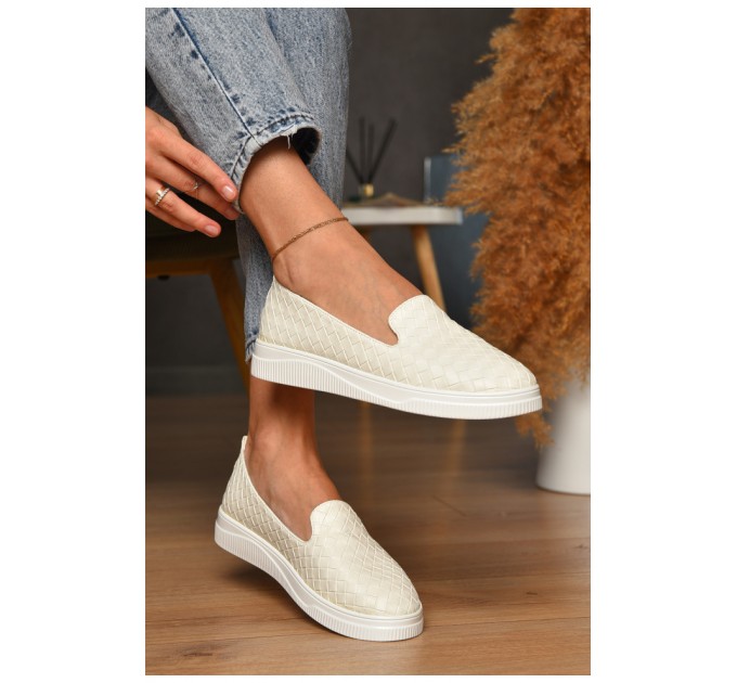 Туфлі-лофери жіночі молочного кольору 205651L