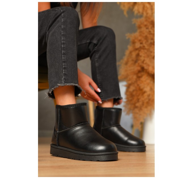 Угги женские на меху черного цвета 205736L