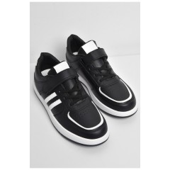 Кросівки дитячі чорного кольору на ліпучках 174431L