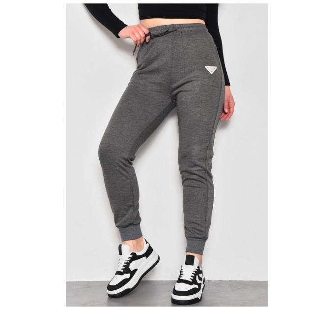 Спортивные штаны женские трикотажные темно-серого цвета 174463L