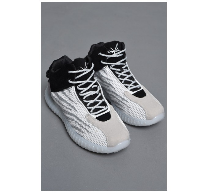 Кросівки чоловічі чорно-бiлого кольору з сiрими вставками 178261L