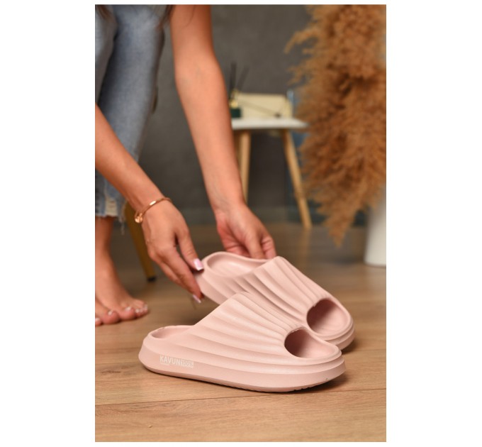 Шлепанцы пена женские пудрового цвета 178426L