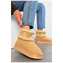 Уггі жіночі на хутрі бежевого кольору 194702L