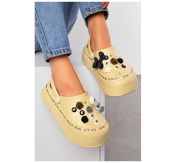 Крокси жіночі бежевого кольору 196868L