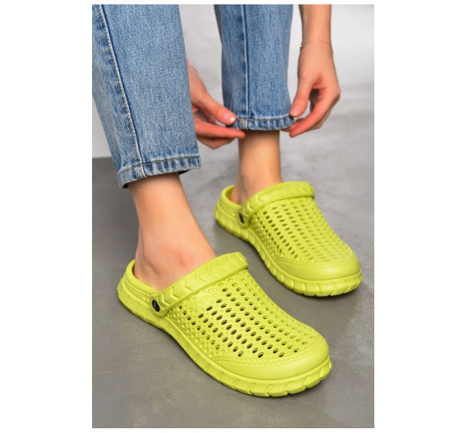 Крокси жіночі салатового кольору 197253L