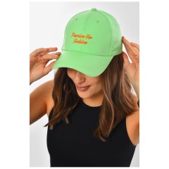 Кепка женская зеленого цвета 201280L