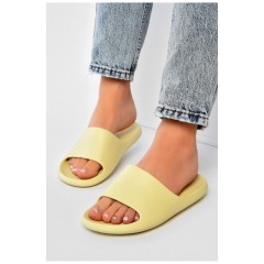 Шльопанці піна жіночі салатового кольору 203791L