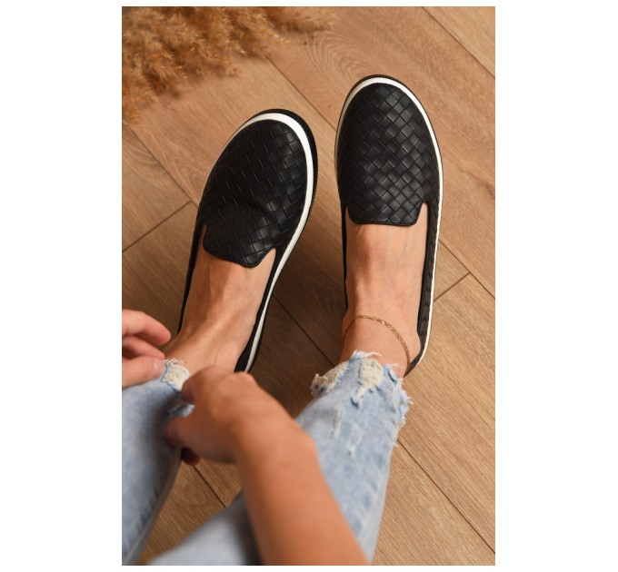 Туфлі-лофери жіночі чорного кольору 204573L