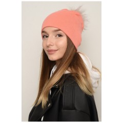 Шапка женская весна – осень персикового цвета с бубоном 150976L