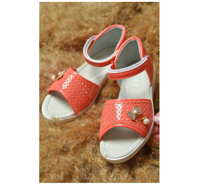 Босоніжки дитячі коралового кольору на ліпучці 157419L