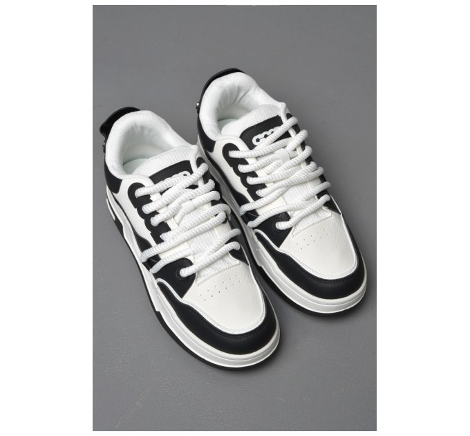 Кроссовки мужские черно-белого цвета на шнуровке 177251L