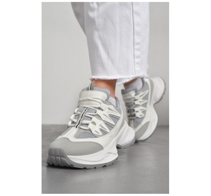 Кросівки жіночі сірого кольору на шнурівці 178105L