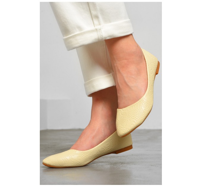 Балетки жіночі світло-бежевого кольору 181610L