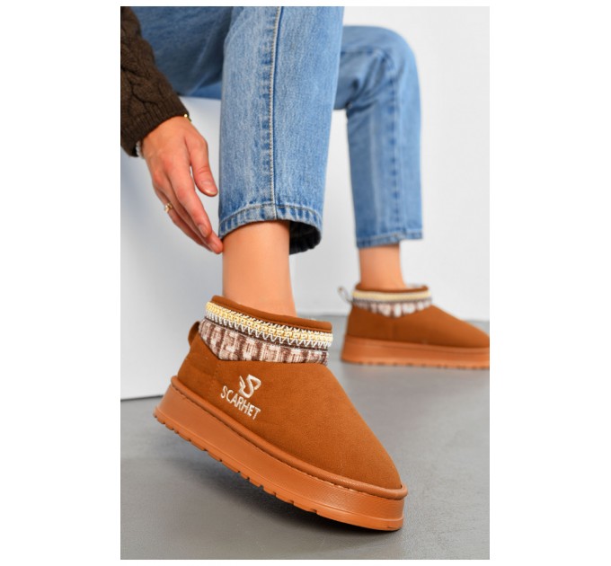 Уггі жіночі на хутрі коричневого кольору 194717L