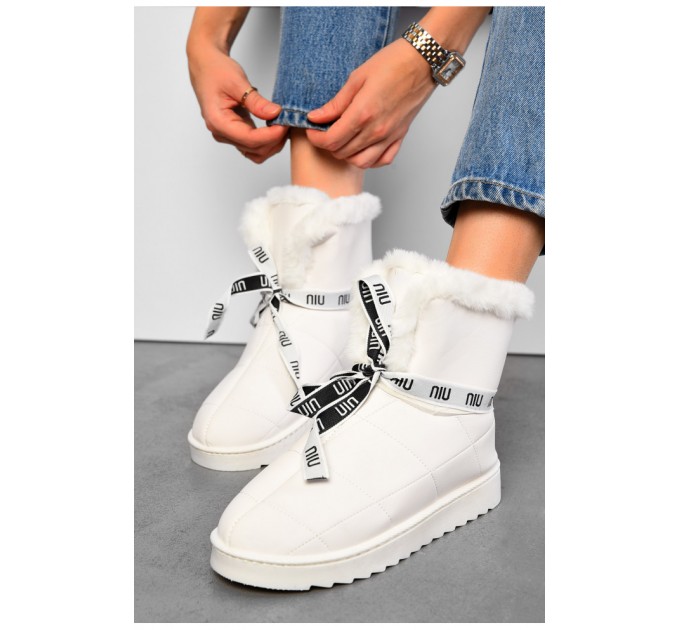 Угги женские на меху белого цвета 195026L