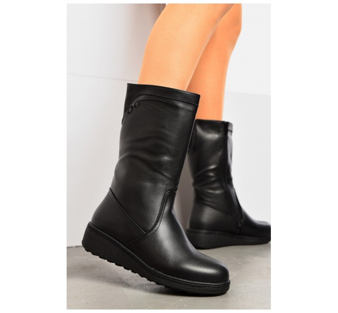Чоботи жіночі зимові на блискавці чорного кольору 195810L