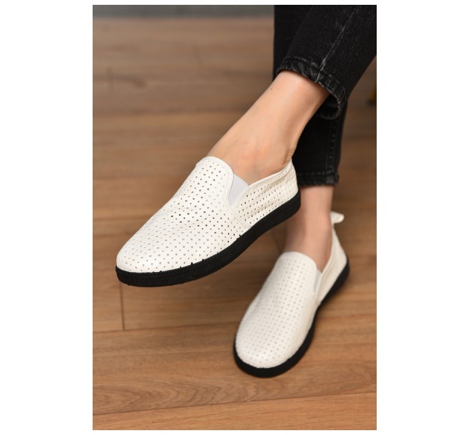 Мокасины женские белого цвета 202482L