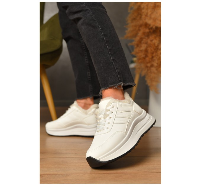 Кросівки жіночі зимові білого кольору на шнурівці 206269L