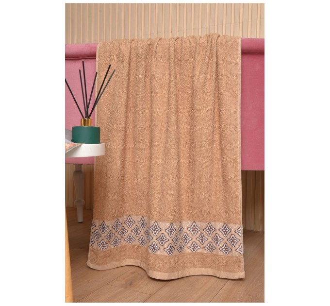 Полотенце банное махровое бежевого цвета 173610L