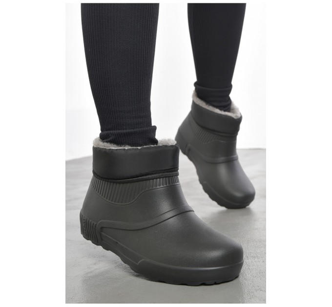 Дутики женские на меху черного цвета 193508L