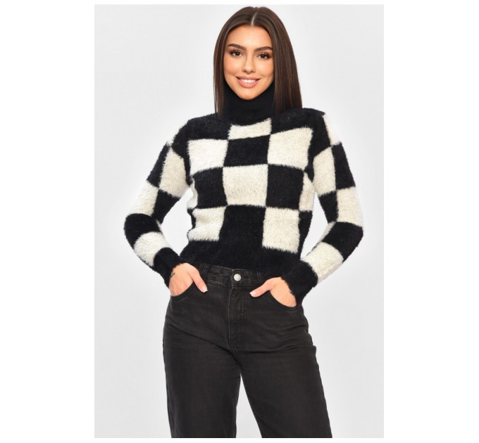 Свитер женский черно-белого цвета в клетку 194421L
