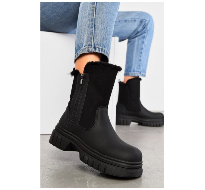 Черевики жіночі зимові чорного кольору на хутрі 195060L
