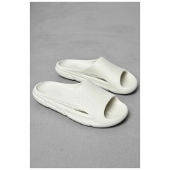 Шльопанці чоловічі піна молочного кольору 198023L