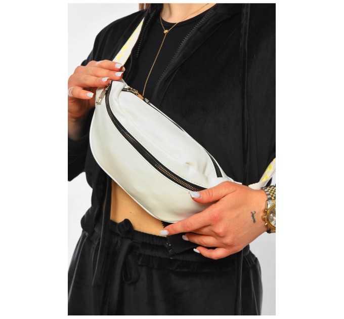 Бананка жіноча однотонна з екошкіри білого кольору 201195L