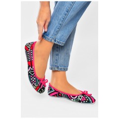Мокасини жіночі рожевого кольору з геометричним різнокольоровим малюнком 201229L