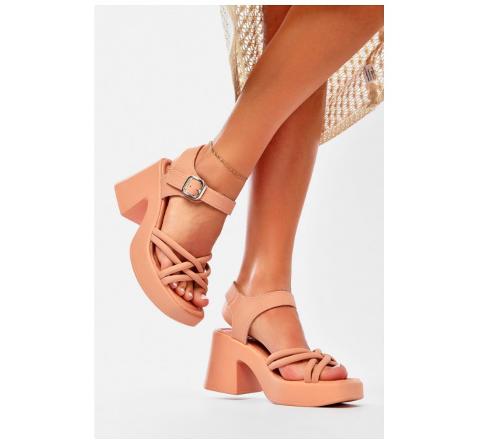 Босоніжки жіночі рожевого кольору 204291L