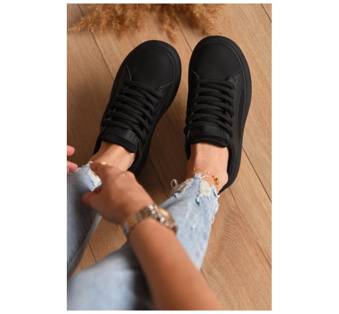 Кроссовки женские черного цвета на шнуровке 174397L