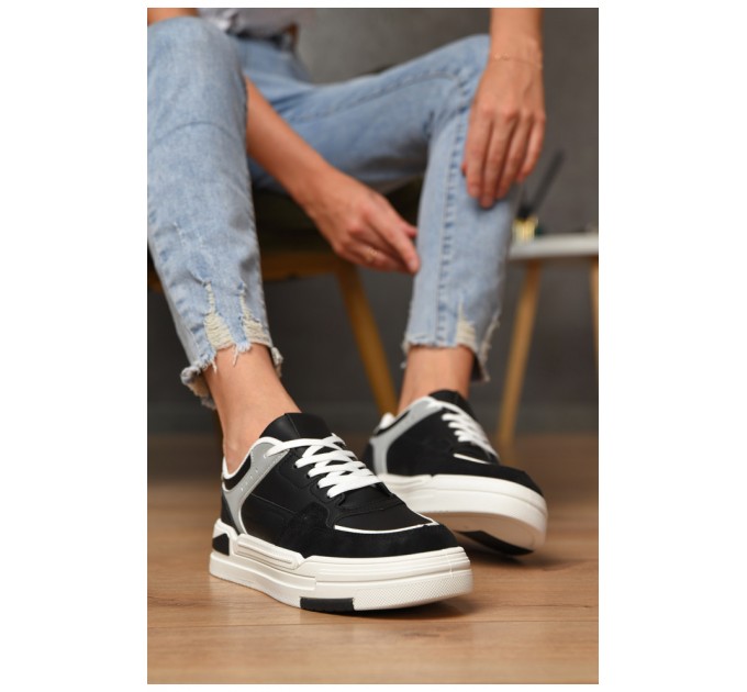 Кроссовки женские черного цвета на шнуровке 174400L