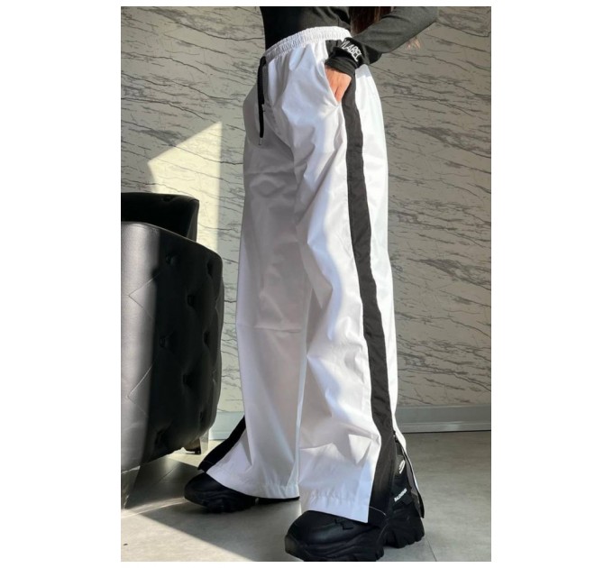 Спортивні штани жіночі білого кольору 177900L