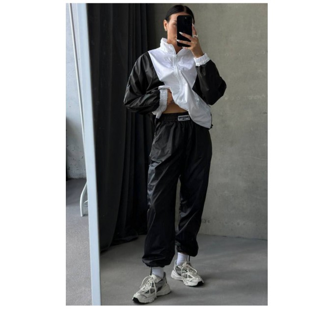 Женская ветровка черно-белого цвета 184247L