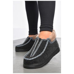 Бурки жіночі на хутрі чорного кольору 184616L