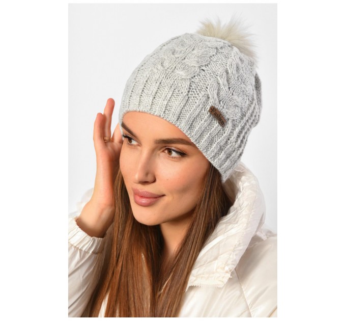 Шапка женская зимняя на флисе однотонная с бубоном светло-серого цвета 188220L